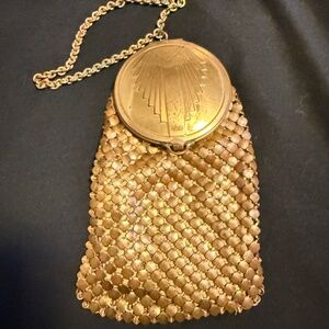 Whiting & Davis vintage Art Deco women's gold mesh evening purse